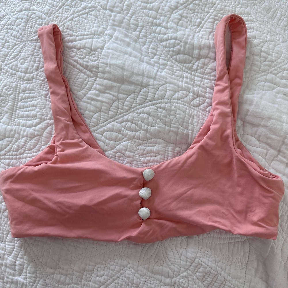 Dippin’ Daisy’s Pink Pearlescent Shell Bikini Top, Size small